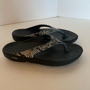 Women’s OOFOS Flip Flops 10